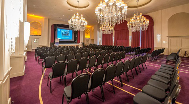 Une salle modulable selon vos besoins ! Une salle modulable selon vos besoins !